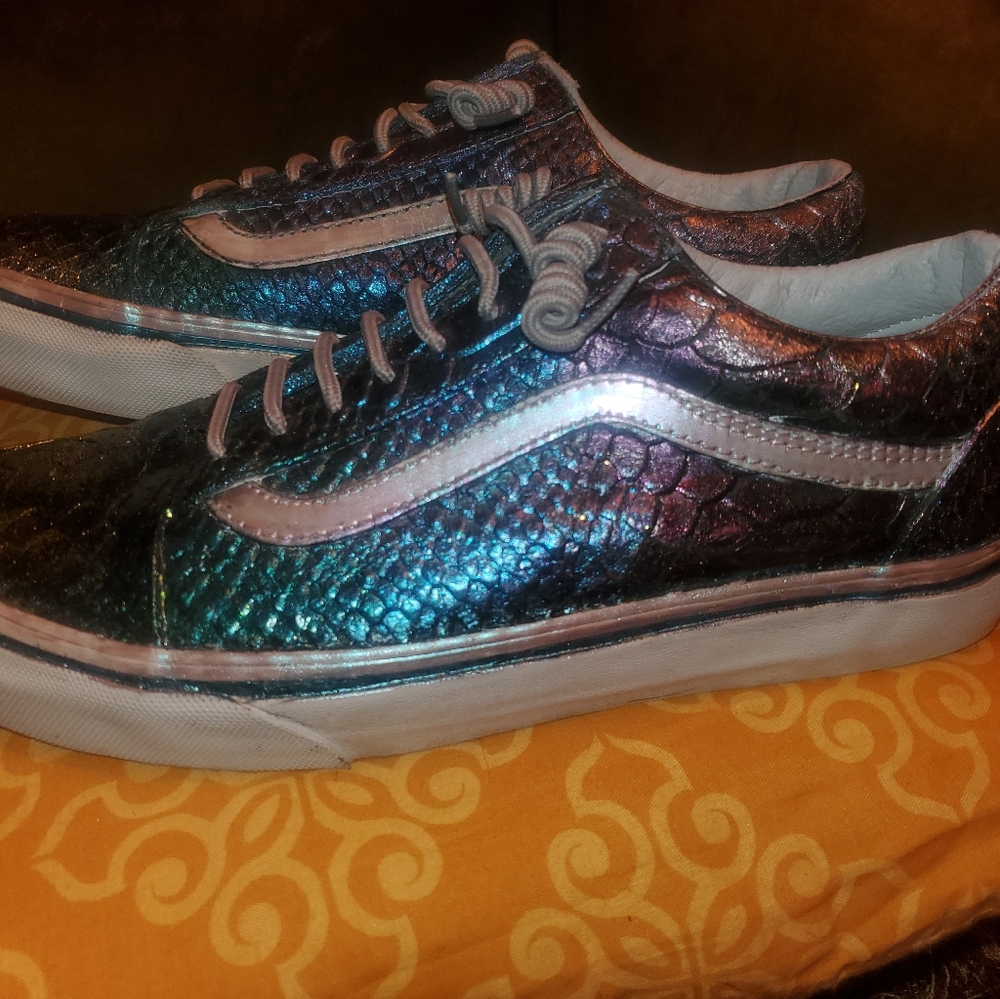 Custom Vans - Picture 3 of 3